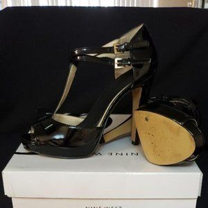 Little Black Shoe - sexy